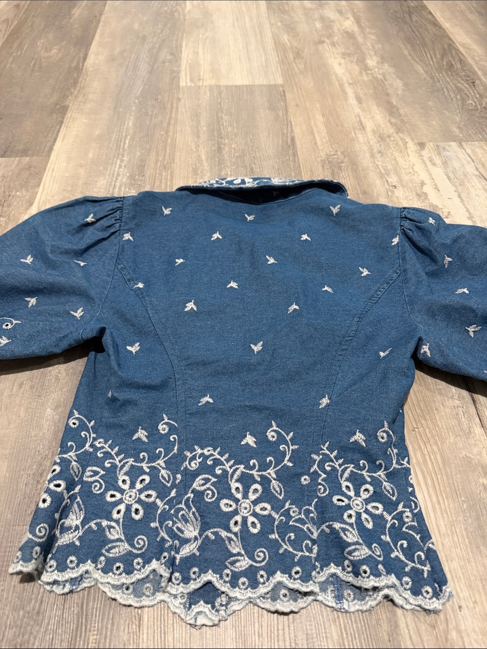 Avec Les Filles Needle Blue Cotton Chambray Embroidered Top - Picture 10 of 12